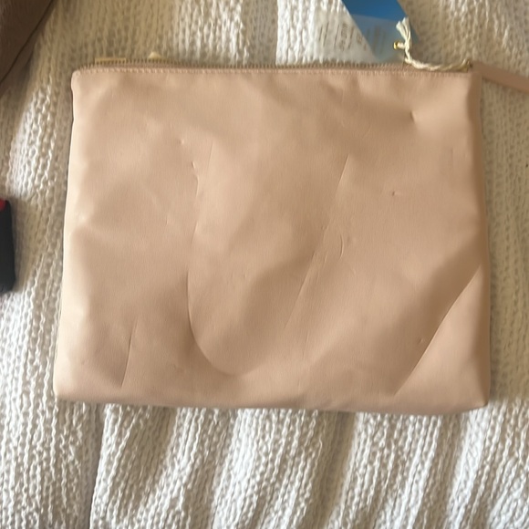 Pouch - Picture 2 of 4